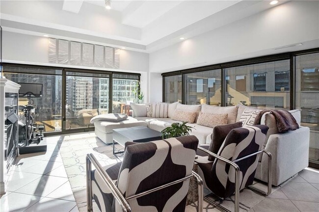 Building Photo - 1101 Walnut St Unit 707