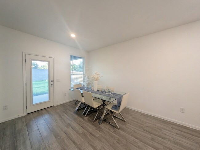 Photo - 18122 Sonresa Wy