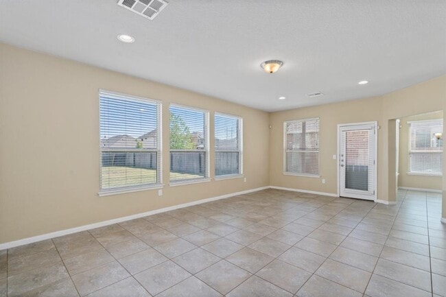 Photo - 105 Checkerspot Ct