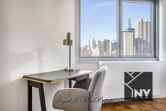 Photo - 349 W 34th St. Unit 27D