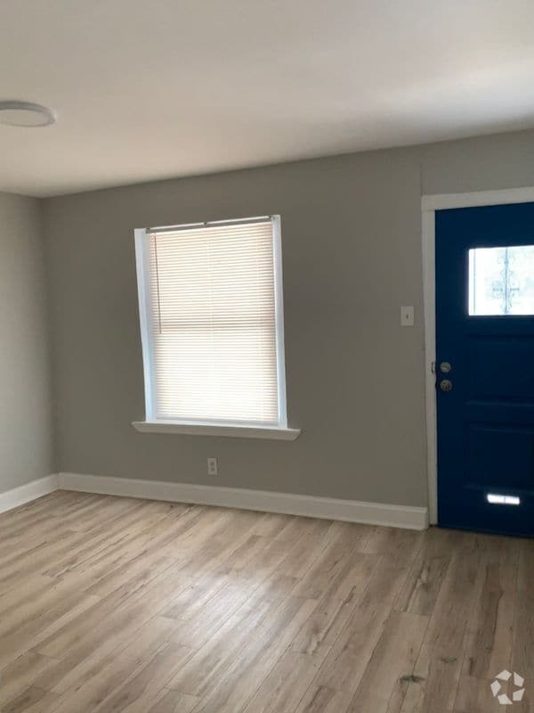 Building Photo - 5959 N Beechwood St Rental