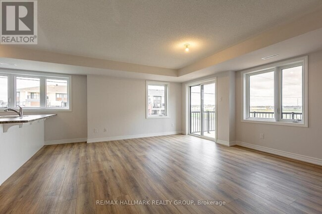 Photo - 292 Zenith Private