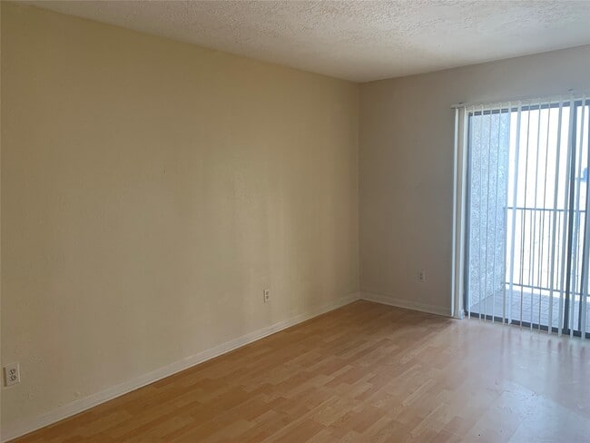 Building Photo - 10075 Westpark Dr Unit 43 Rental
