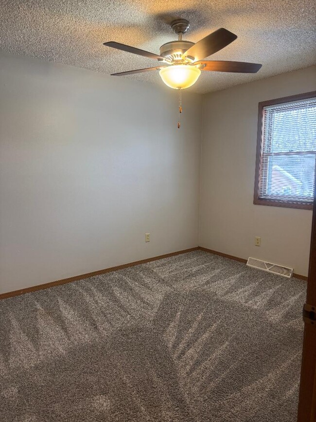 Photo - 1060 Bartlein Ct