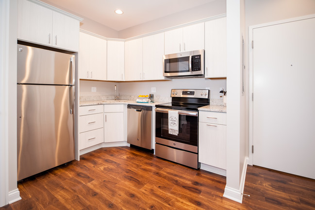 1BD | 1BA - Cocina - Cornerstone Dekalb Apartments