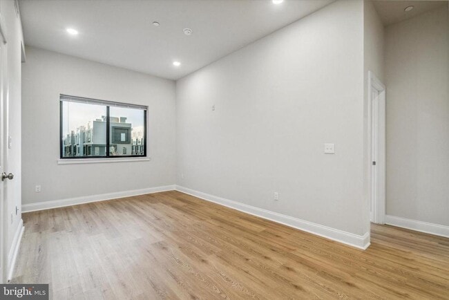 Photo - 2143 E Lehigh Ave Unidad 201