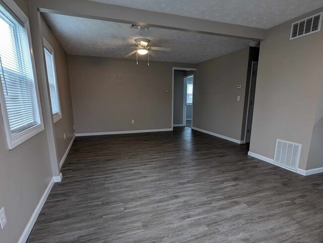 Photo - 4860 Forest Rd