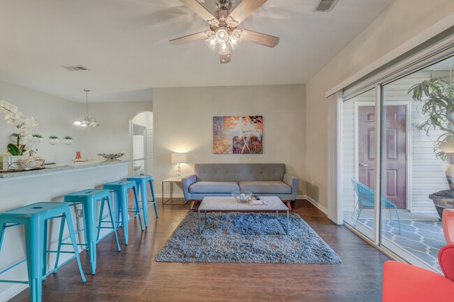 Water's Edge Apartment Homes
