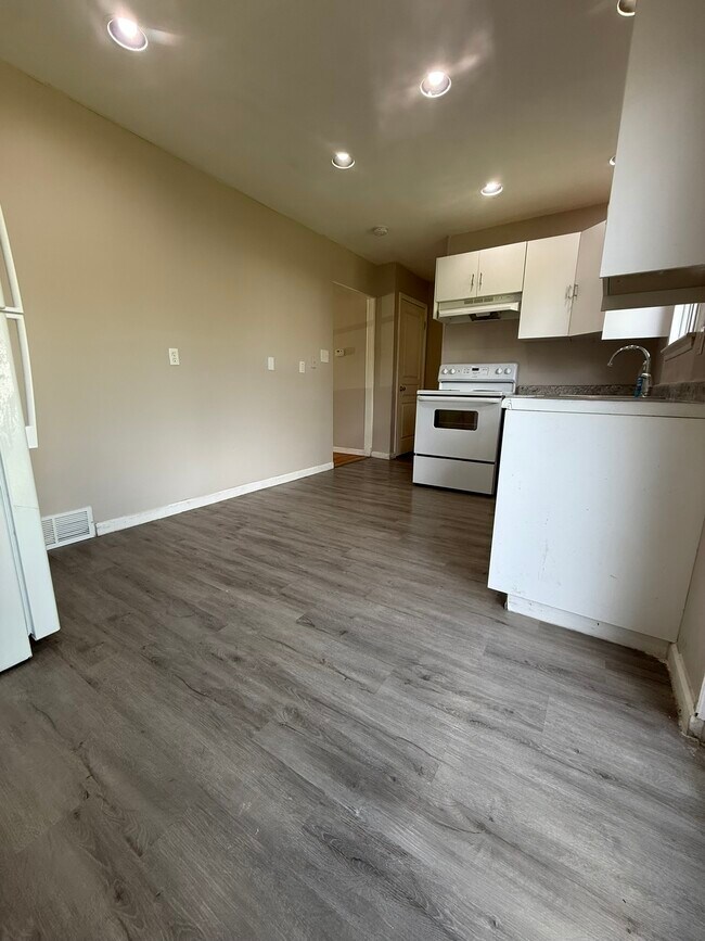 Building Photo - 105 S Christine Cir Rental