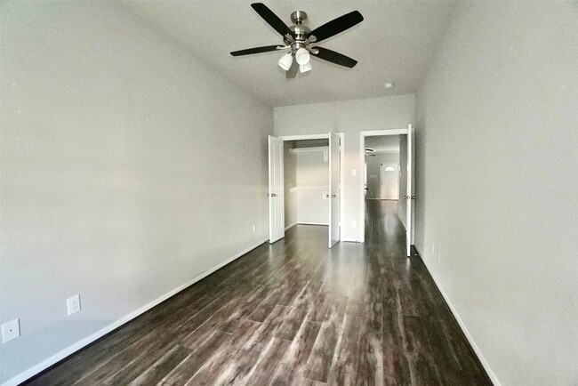 Photo - 2523 Kirk St