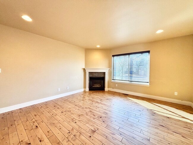 Photo - 3 Bedroom 2 1/2 Bath in Bozeman Unidad 2