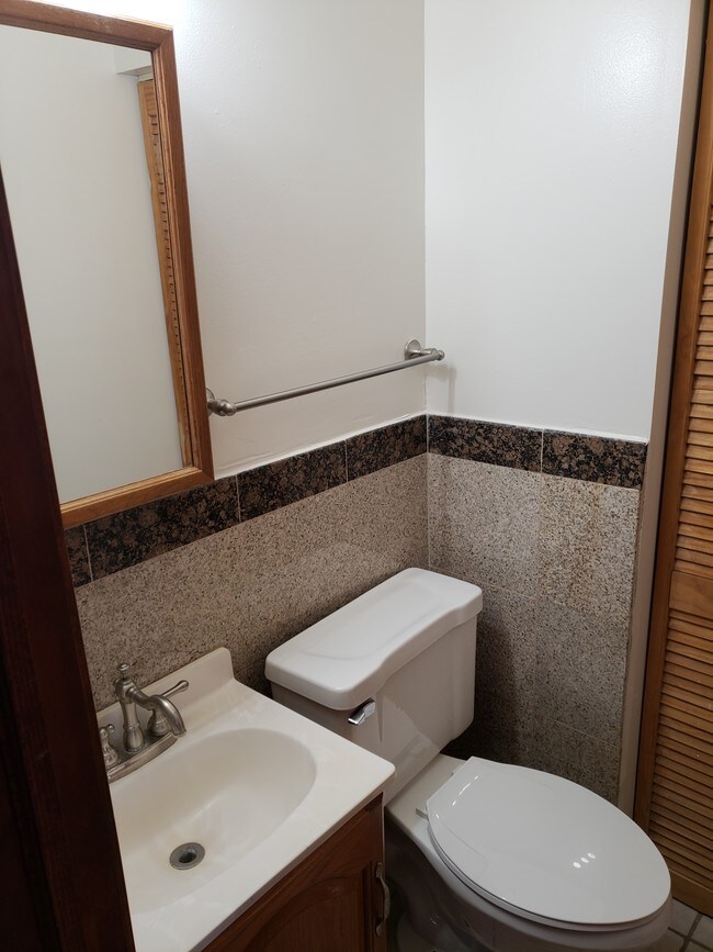 Tudor Park Apartments Morris, IL