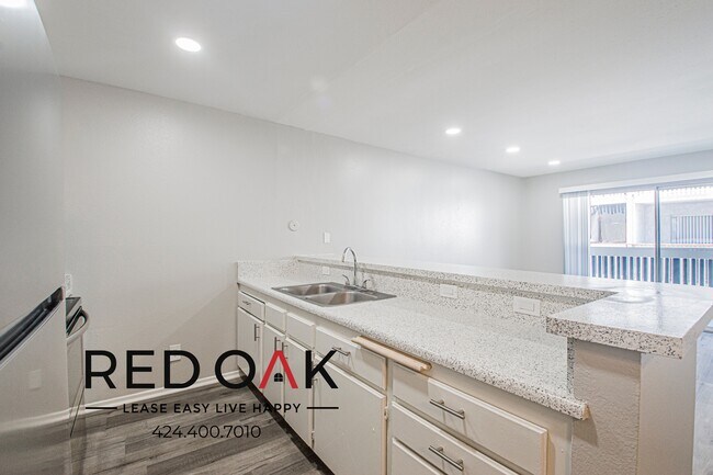 Photo - 379 Newport Ave Unidad 205