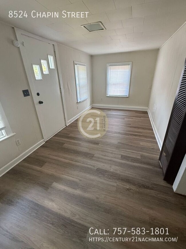 Photo - 8524 Chapin St