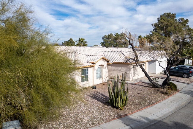 Building Photo - 4408 Rippling Brook Dr