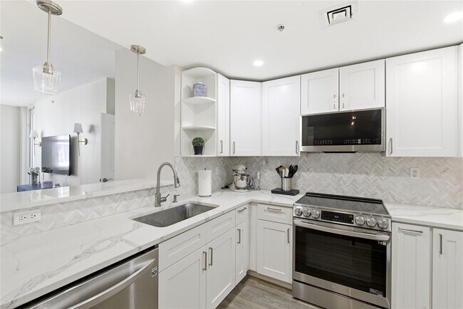 511 SE 5 Ave Unit 2122