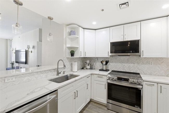 Building Photo - 511 SE 5 Ave Unit 2122