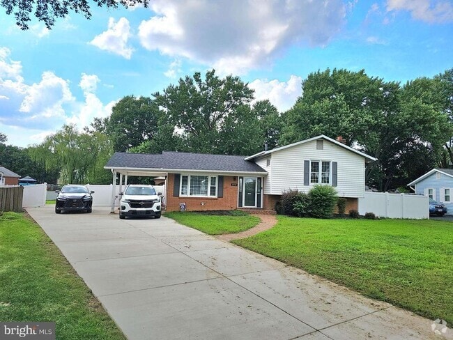 Building Photo - 5918 King James Dr Rental