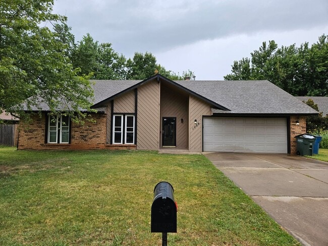 Building Photo - Beautiful 3 bed 2 bath house, Ready for Re...
