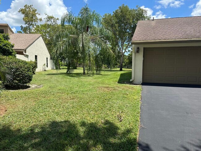 319 Wood Dale Dr