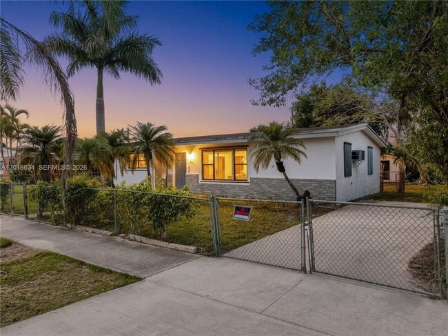 Photo - 1610 NW 9th Ct
