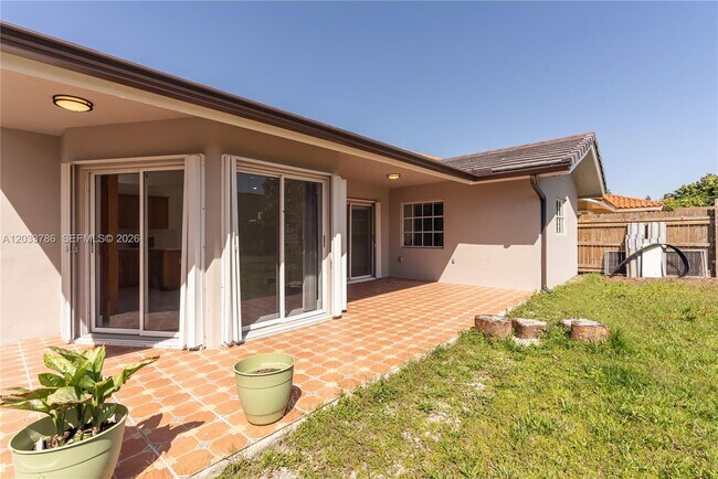Photo - 15881 SW 139th Ave