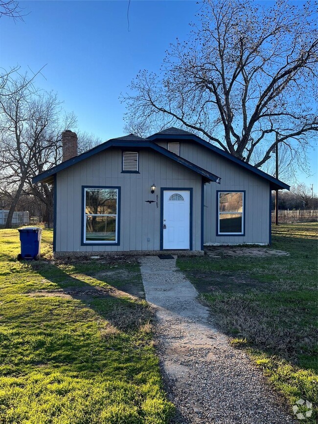 Building Photo - 8785 Davis Blvd Rental