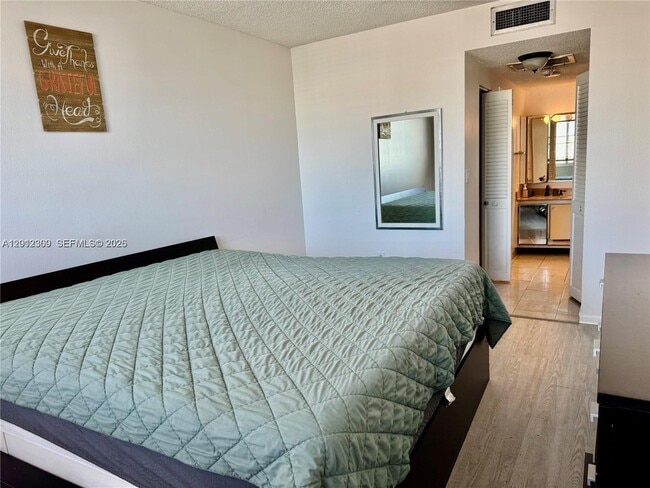 Photo - 300 Bayview Dr Unit 1903