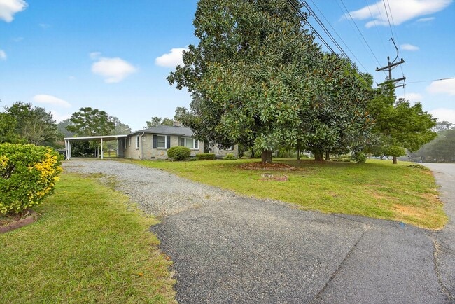 Photo - HUGE YARD IN THE HEART OF WECO!