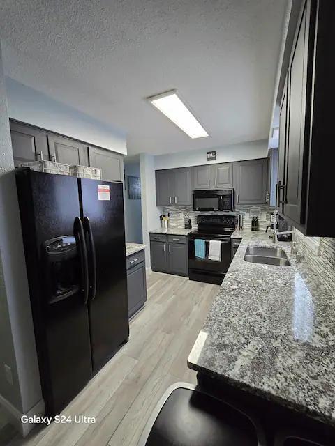 Photo - 25 Dodder Ln SW