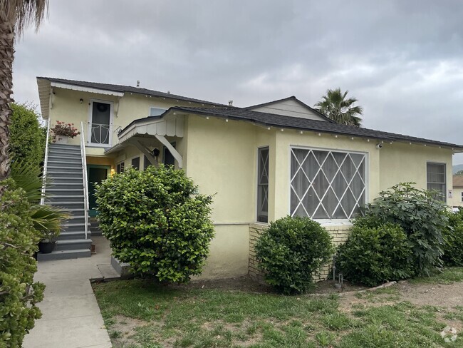 Building Photo - 340 W Alameda Ave Rental
