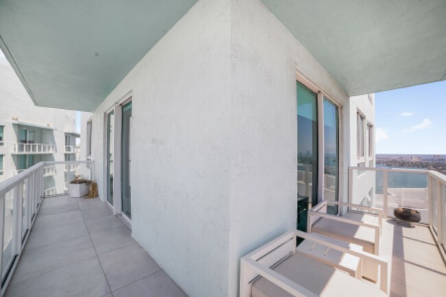 Photo - 1900 N Bayshore Dr