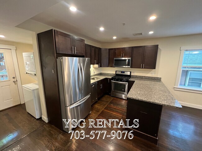 Photo - 194 Hillside St