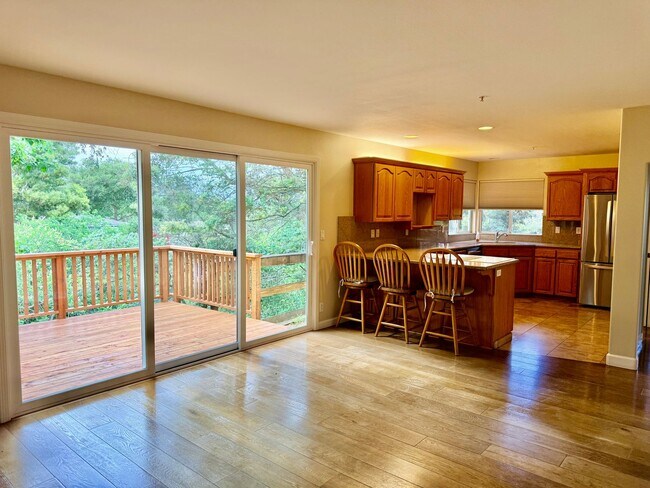 Photo - 142 Pine Canyon Rd