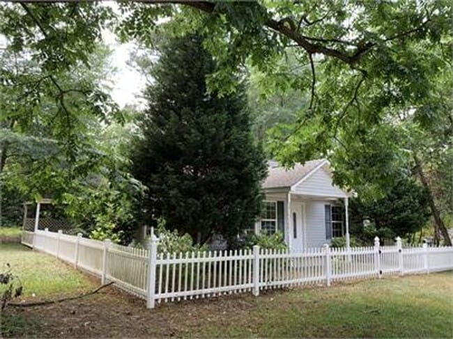 Photo - 1437 Alpine Dr