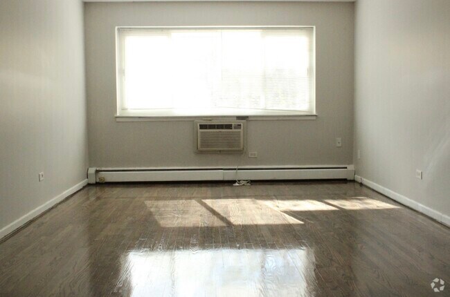 Building Photo - 6619 N Sheridan Rd Unit 302 Rental