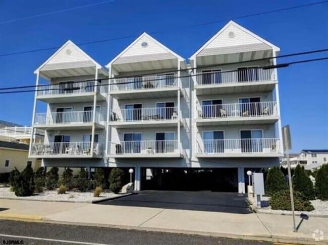 Building Photo - 3901 Ocean Ave Unit 2 Rental