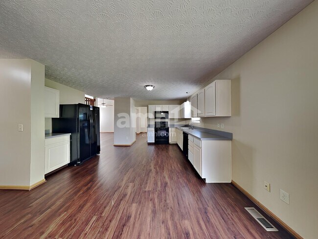 Photo - 113 Merriston Cir