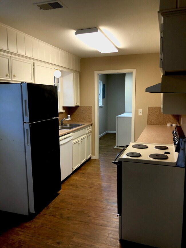 Cozy Three Bedroom - Maxey Park