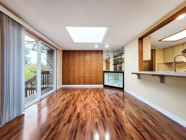 Photo - Charming Rambler with Abundant Natural Lig...