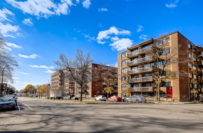 Building Photo - Place Concorde