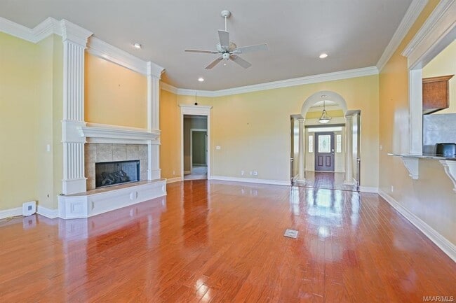 Photo - 8318 Chadburn Way