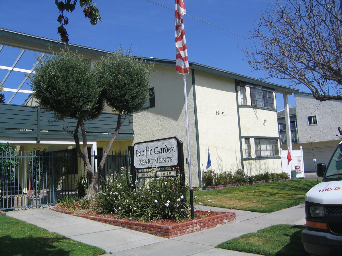 Pacific Garden Apartments - Pacific Garden Apartments
