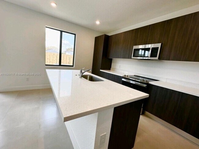 Photo - 15728 SW 136th Way