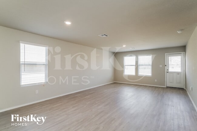 Photo - 9966 Sarrebourg St