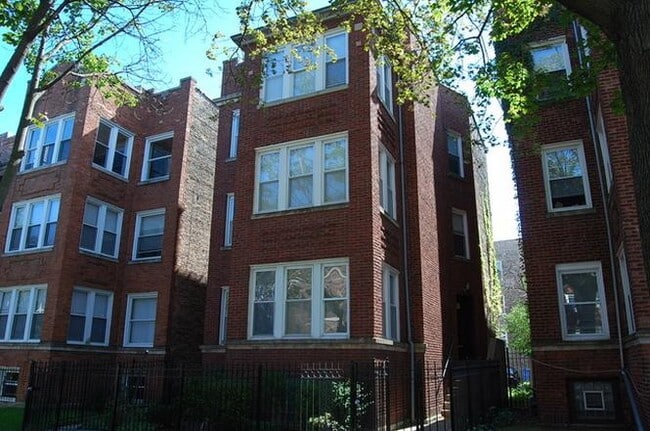 Photo - 2057 w birchwood ave