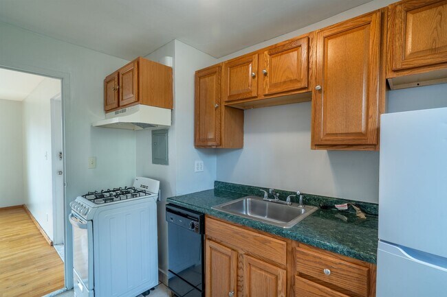 Delaware Ave Apartments