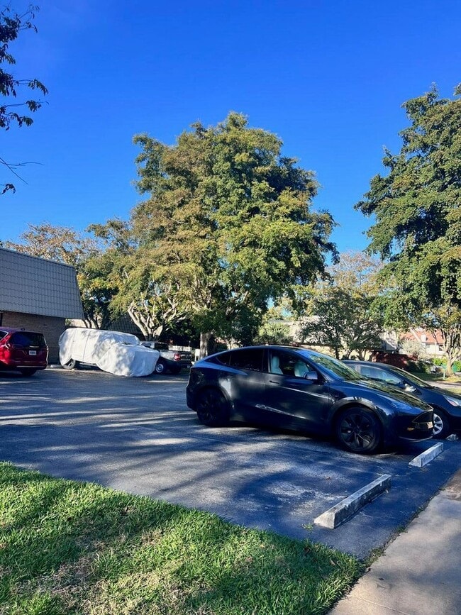 1700 Embassy Dr