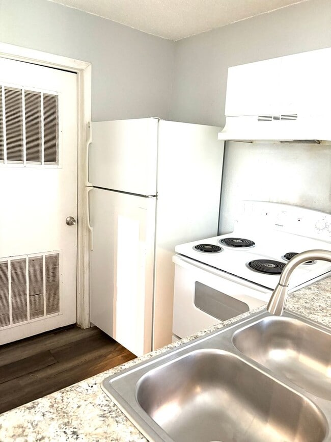 Photo - 1522-1522 E 50th St Unidad 1522 E 50th St