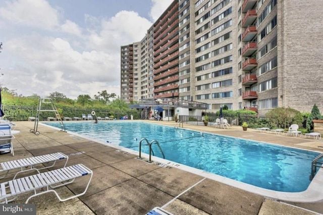 5340 Holmes Run Pky Unit 909